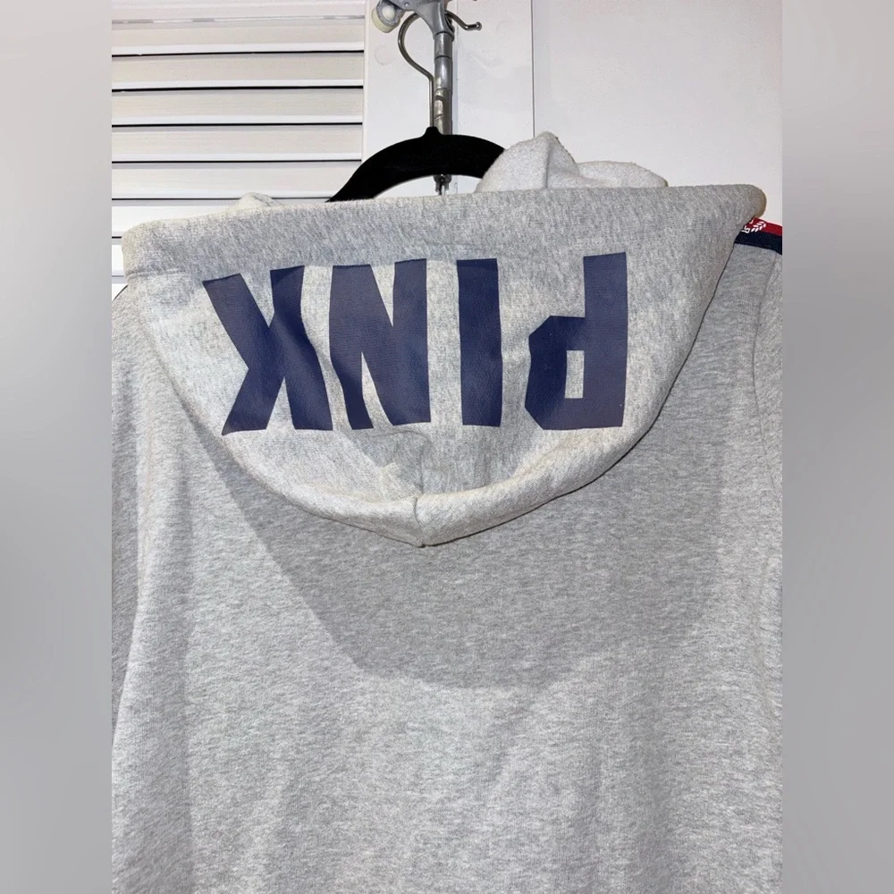 🩶VS Pink💙 Gray Zip Up Hoodie - Picture 6 of 6